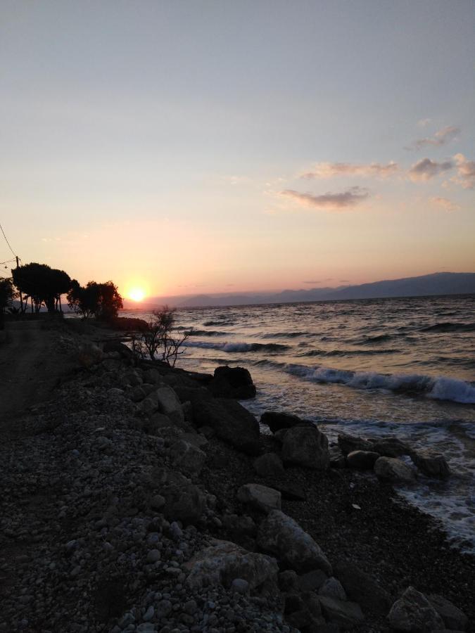 Vila Σπίτι Με Σοφίτα Μπροστά Στη Θάλασσα Trápeza Exteriér fotografie